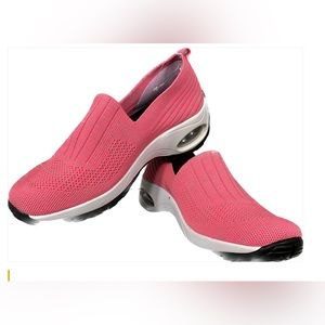 PNK/WHT Slip ons, 9.5/40 Winter Sale